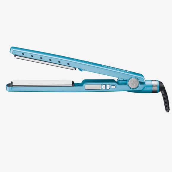 Babyliss Pro Nano Titanium Ultra-Thin 1 1/4" Flat Iron - Picture 1 of 5